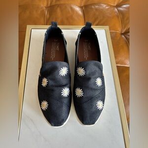 Women’s Tom’s Shoes